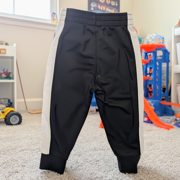 Nike Infant 2 Piece Track Suit~Size 12 Months~Just Do It Logo~Black & White - Picture 6 of 7